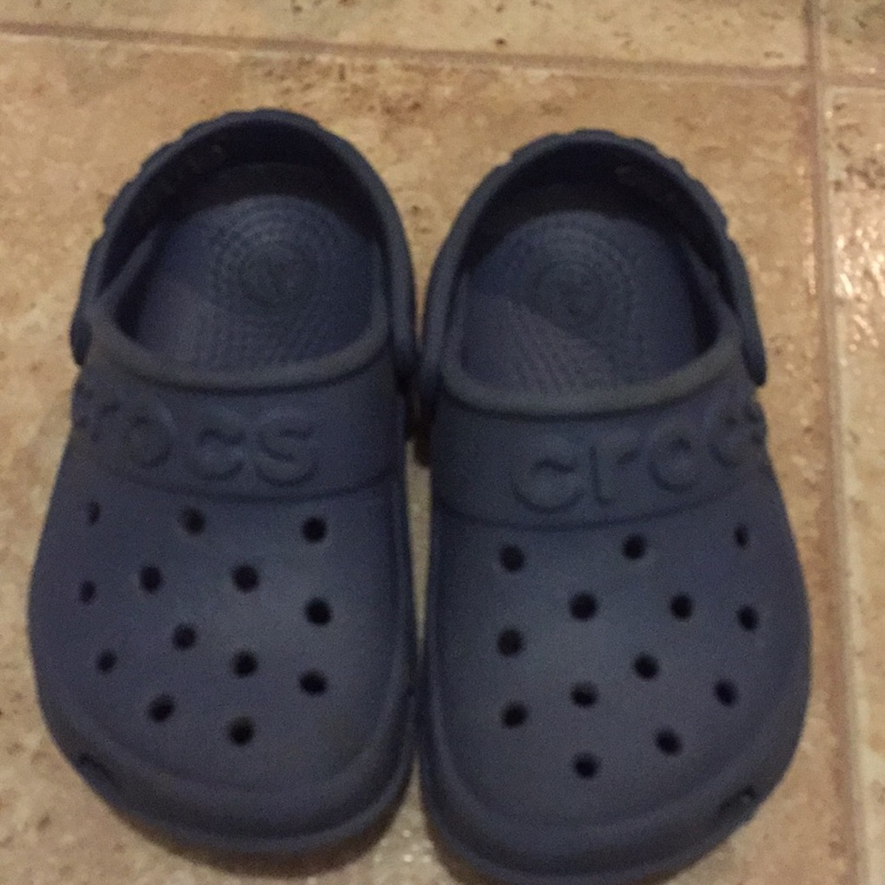Toddler crocs